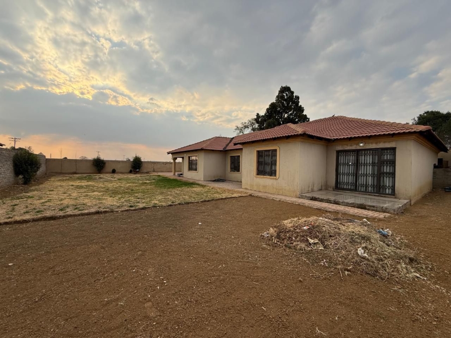 5 Bedroom Property for Sale in Waldrift Gauteng