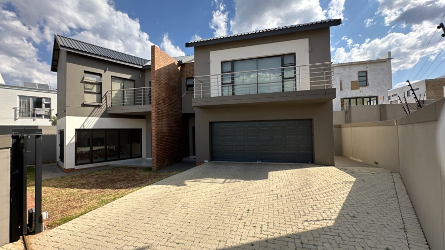 4 Bedroom Property for Sale in Bryanston Gauteng