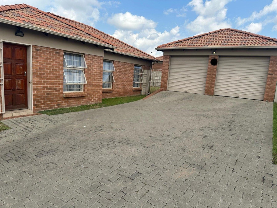 3 Bedroom Property for Sale in Thatch Hill Estate Gauteng