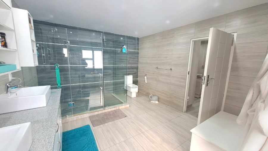 3 Bedroom Property for Sale in Three Rivers Proper Gauteng