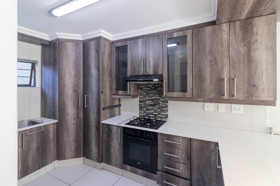 2 Bedroom Property for Sale in Glen Marais Gauteng