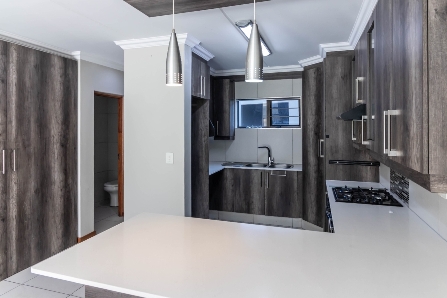 2 Bedroom Property for Sale in Glen Marais Gauteng