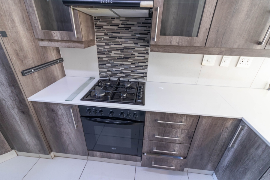 2 Bedroom Property for Sale in Glen Marais Gauteng