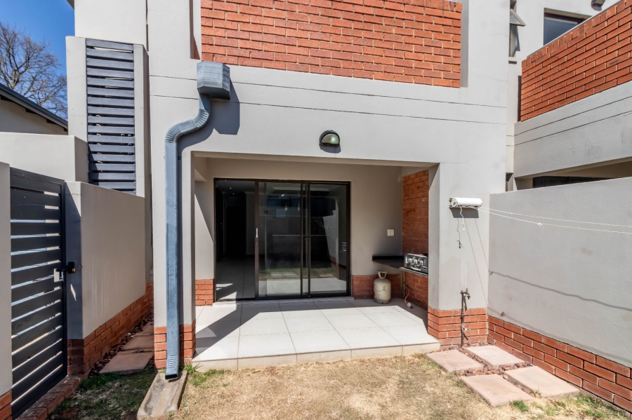 2 Bedroom Property for Sale in Glen Marais Gauteng