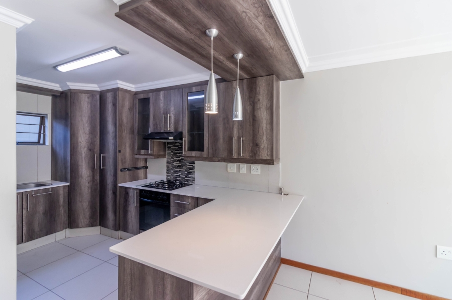 2 Bedroom Property for Sale in Glen Marais Gauteng
