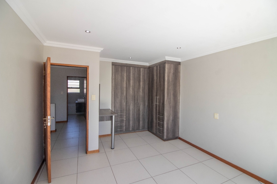 2 Bedroom Property for Sale in Glen Marais Gauteng