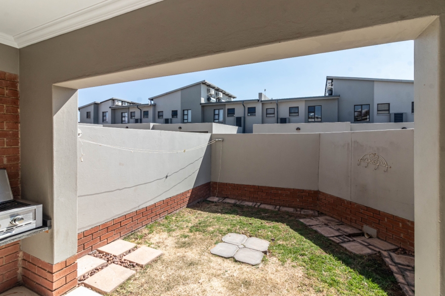 2 Bedroom Property for Sale in Glen Marais Gauteng