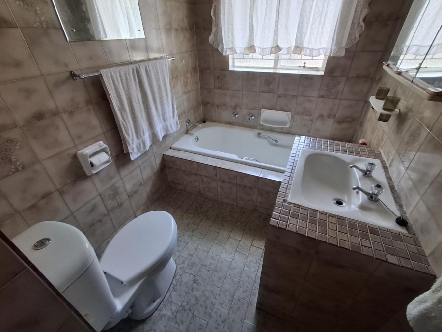 4 Bedroom Property for Sale in Bezuidenhout Valley Gauteng