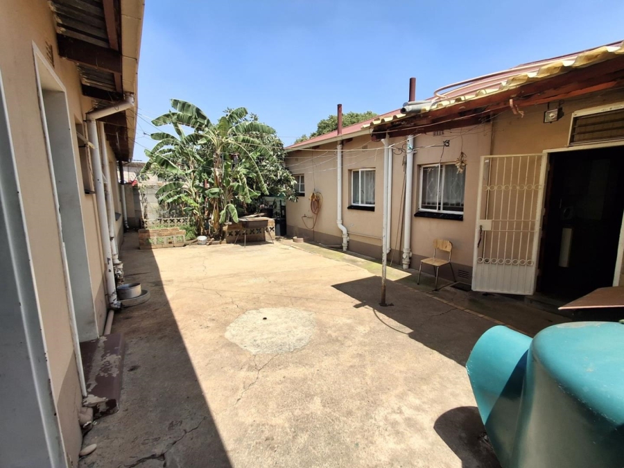 4 Bedroom Property for Sale in Bezuidenhout Valley Gauteng