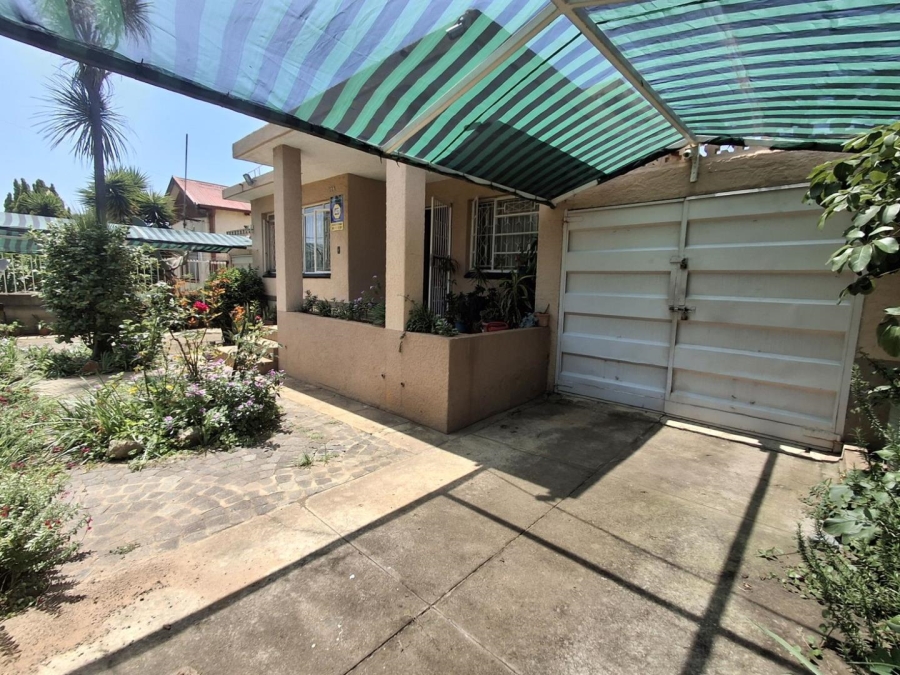 4 Bedroom Property for Sale in Bezuidenhout Valley Gauteng
