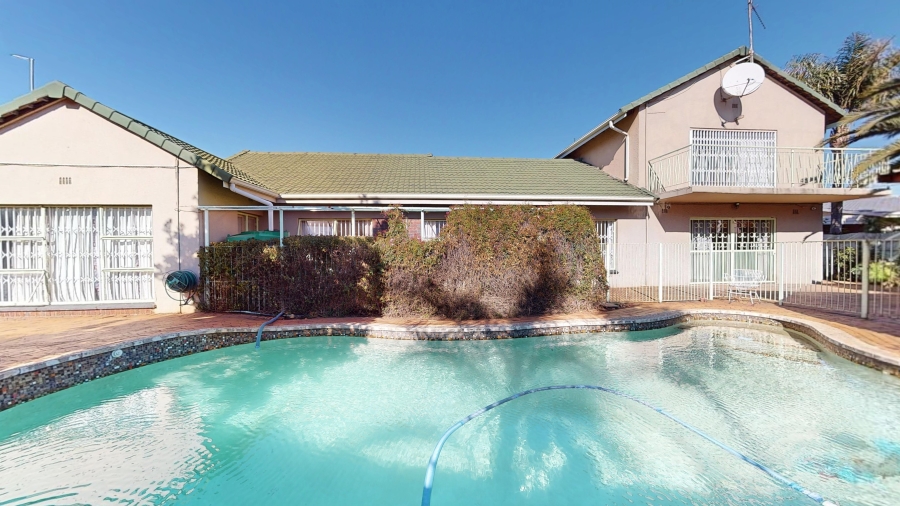 5 Bedroom Property for Sale in Witfield Gauteng