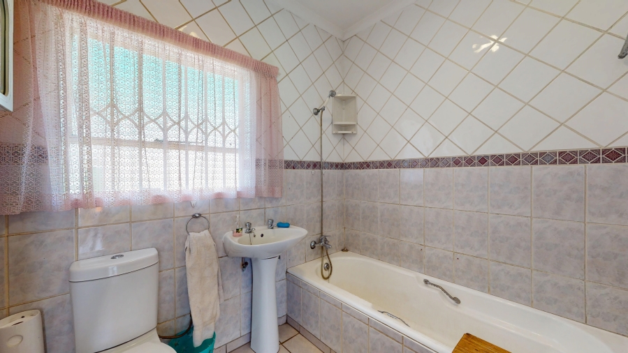 5 Bedroom Property for Sale in Witfield Gauteng