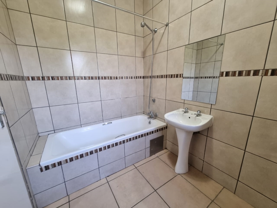 2 Bedroom Property for Sale in Norton Home Estate AH Gauteng