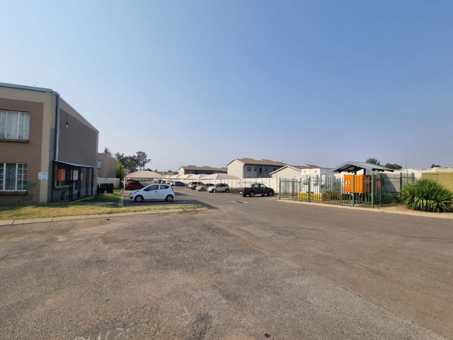 2 Bedroom Property for Sale in Norton Home Estate AH Gauteng