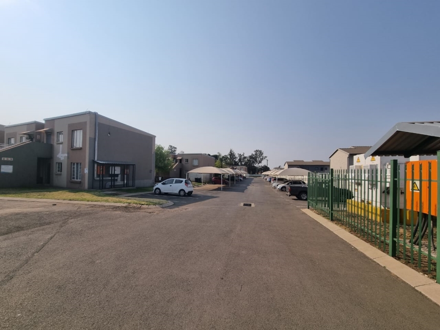 2 Bedroom Property for Sale in Norton Home Estate AH Gauteng