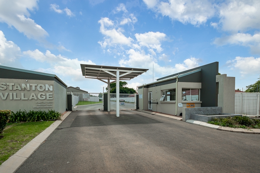2 Bedroom Property for Sale in Norton Home Estate AH Gauteng