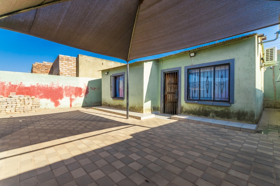 2 Bedroom Property for Sale in Thulani Gauteng