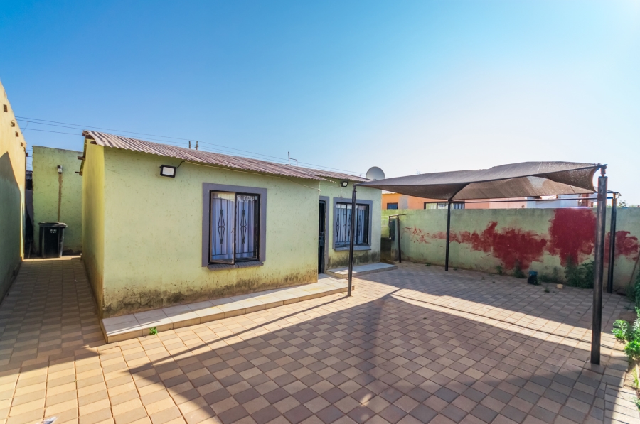 2 Bedroom Property for Sale in Thulani Gauteng