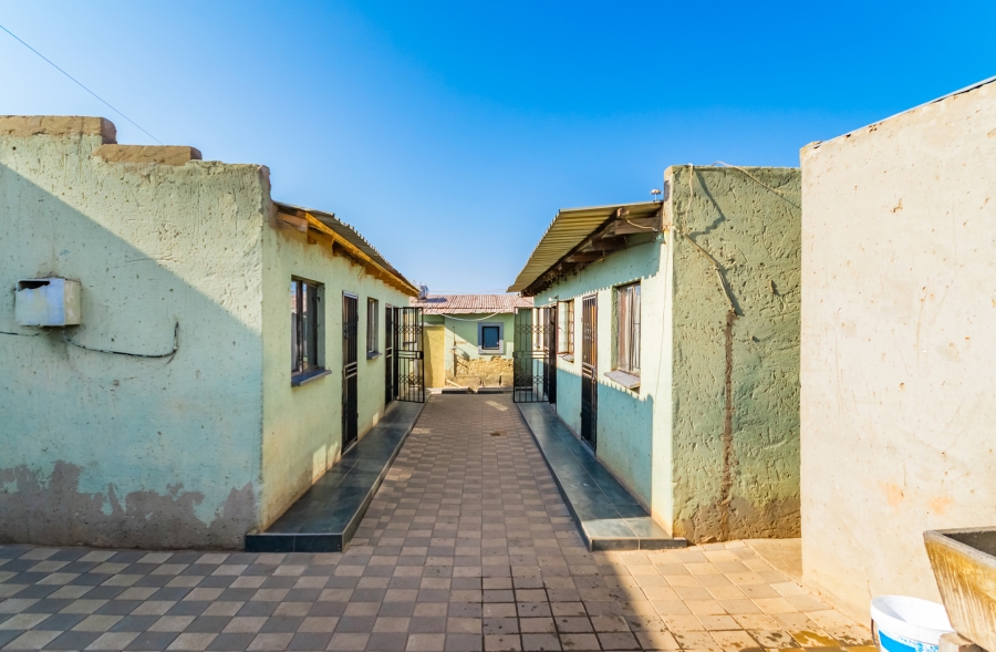 2 Bedroom Property for Sale in Thulani Gauteng