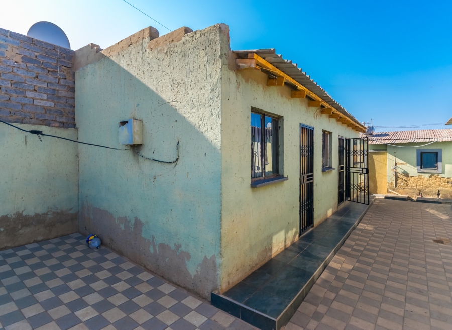 2 Bedroom Property for Sale in Thulani Gauteng