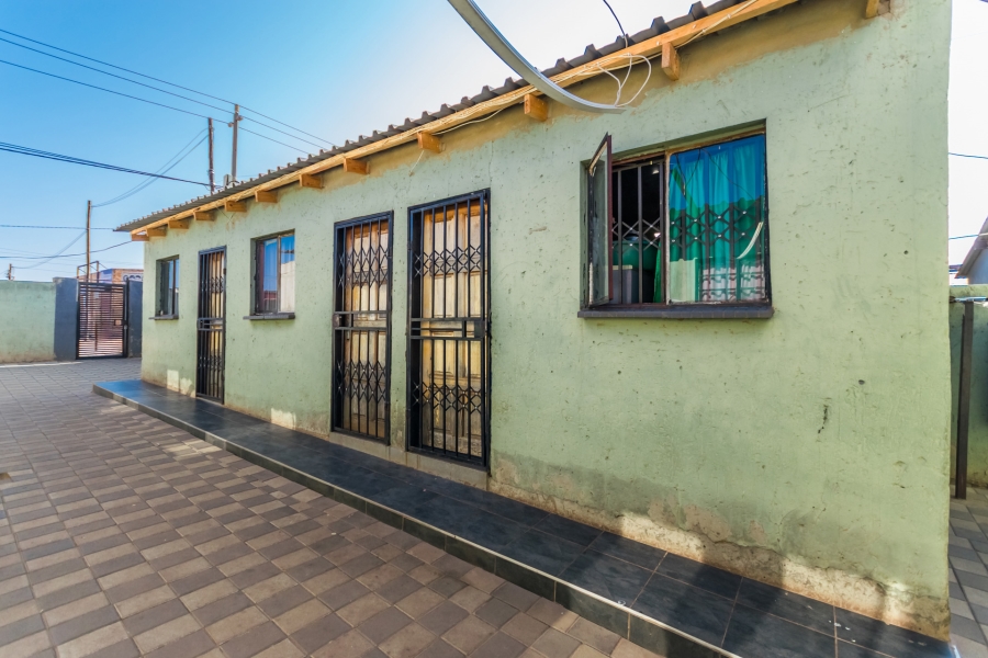 2 Bedroom Property for Sale in Thulani Gauteng
