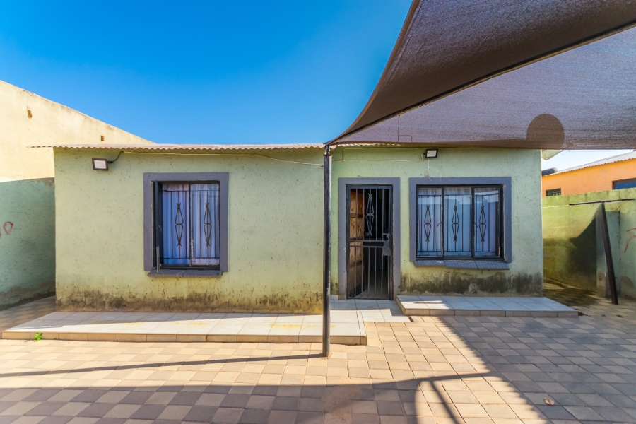 2 Bedroom Property for Sale in Thulani Gauteng