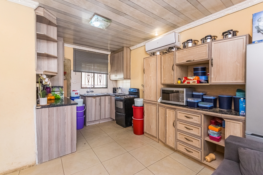 2 Bedroom Property for Sale in Thulani Gauteng
