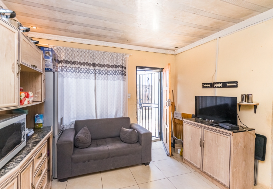 2 Bedroom Property for Sale in Thulani Gauteng
