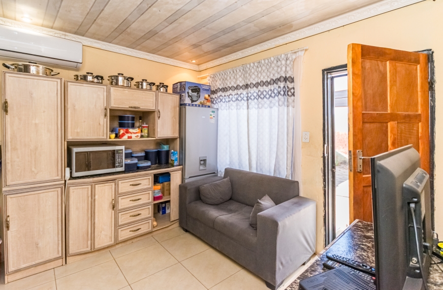 2 Bedroom Property for Sale in Thulani Gauteng