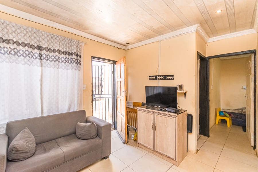 2 Bedroom Property for Sale in Thulani Gauteng