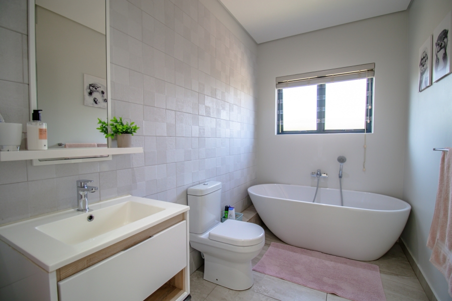 4 Bedroom Property for Sale in Carlswald Estate Gauteng