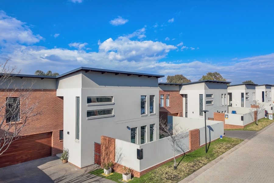 4 Bedroom Property for Sale in Carlswald Estate Gauteng