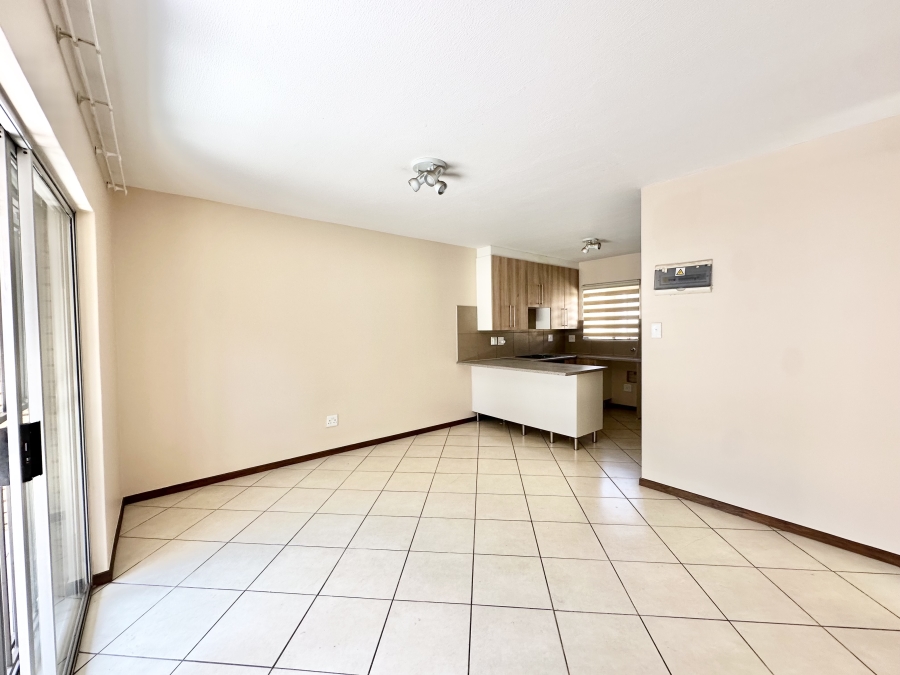 2 Bedroom Property for Sale in Monavoni Gauteng