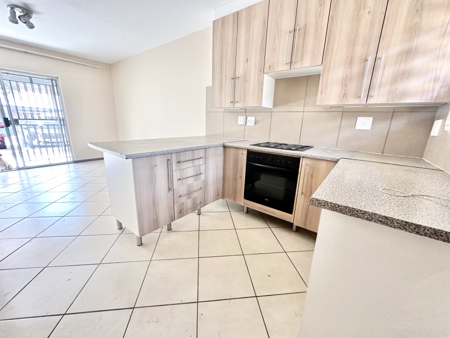 2 Bedroom Property for Sale in Monavoni Gauteng