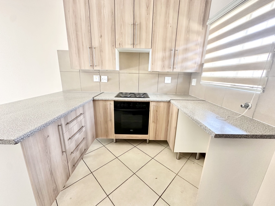 2 Bedroom Property for Sale in Monavoni Gauteng