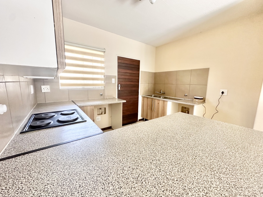2 Bedroom Property for Sale in Monavoni Gauteng