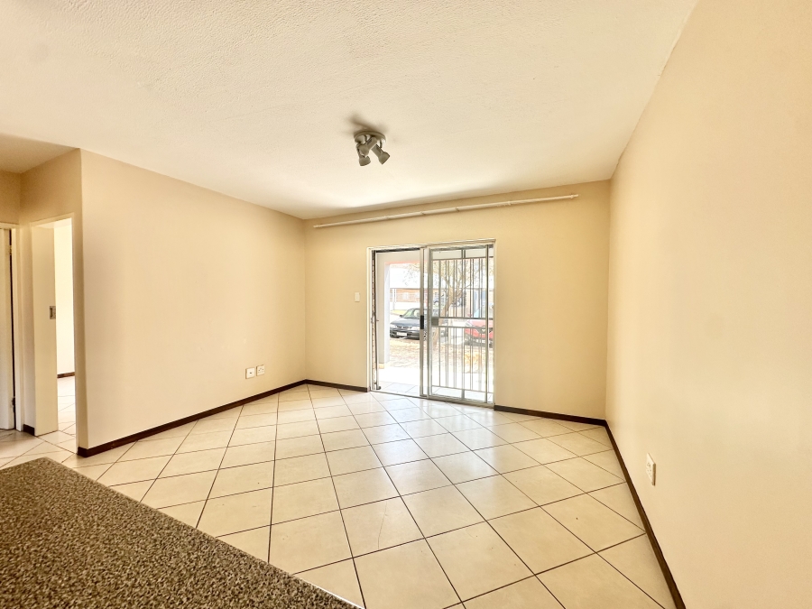 2 Bedroom Property for Sale in Monavoni Gauteng