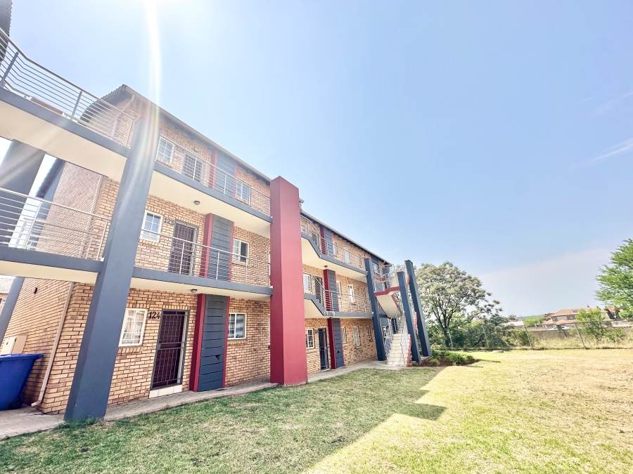 2 Bedroom Property for Sale in Monavoni Gauteng