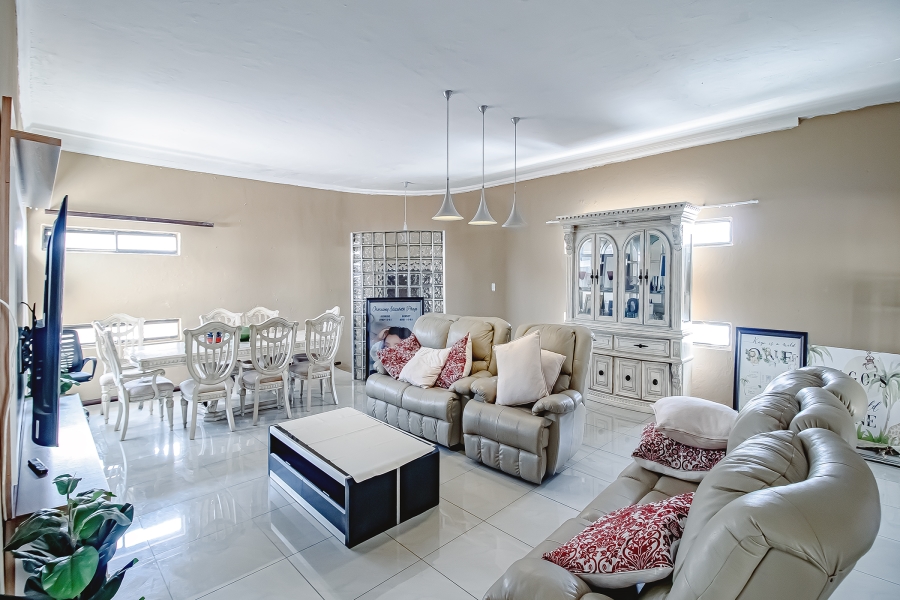 4 Bedroom Property for Sale in Amandasig Gauteng