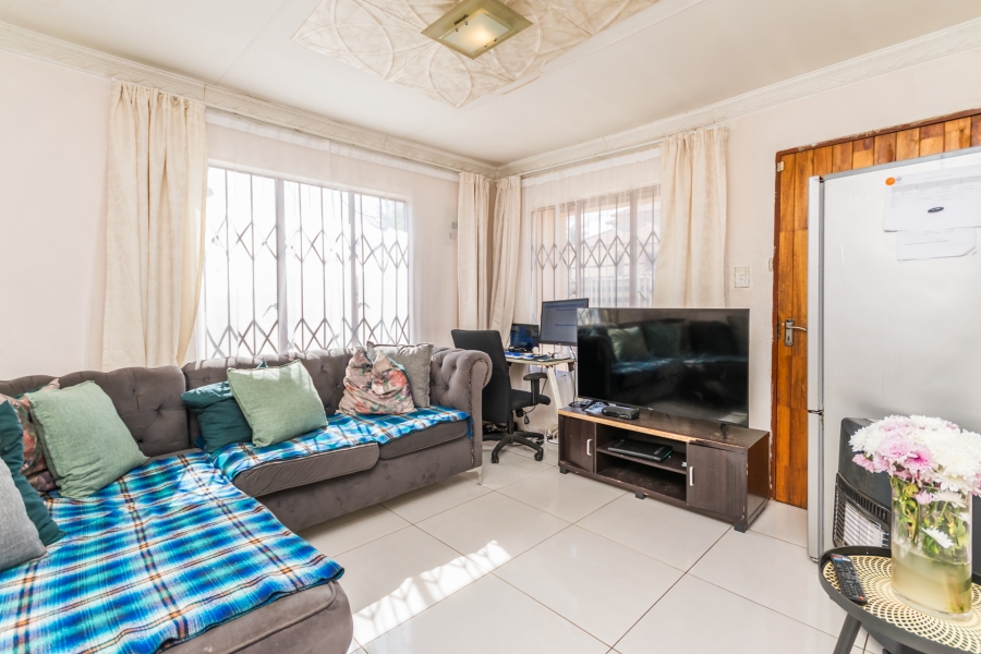 2 Bedroom Property for Sale in Cosmo City Gauteng
