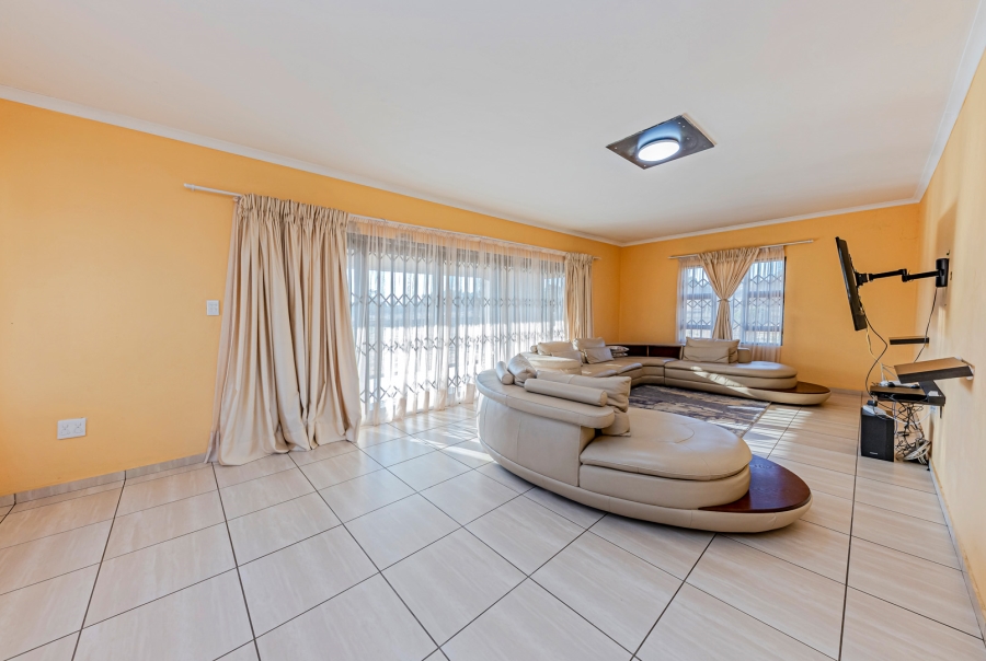 4 Bedroom Property for Sale in Lanseria Gauteng