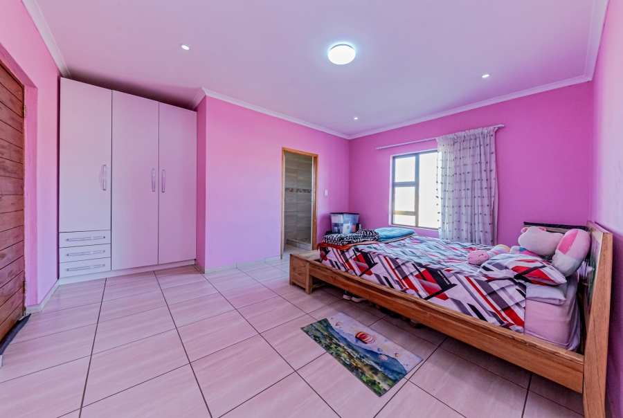 4 Bedroom Property for Sale in Lanseria Gauteng