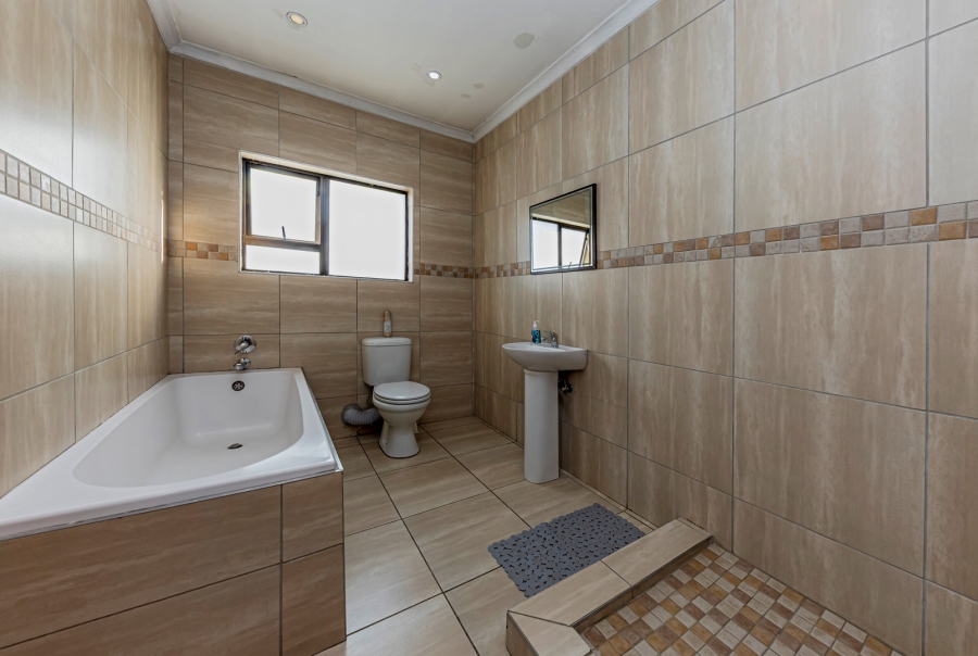 4 Bedroom Property for Sale in Lanseria Gauteng