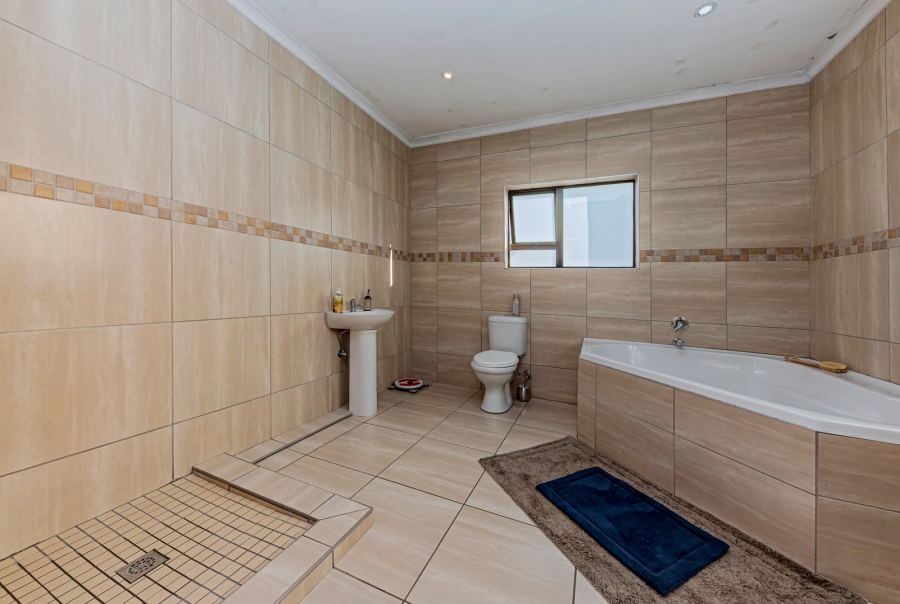 4 Bedroom Property for Sale in Lanseria Gauteng