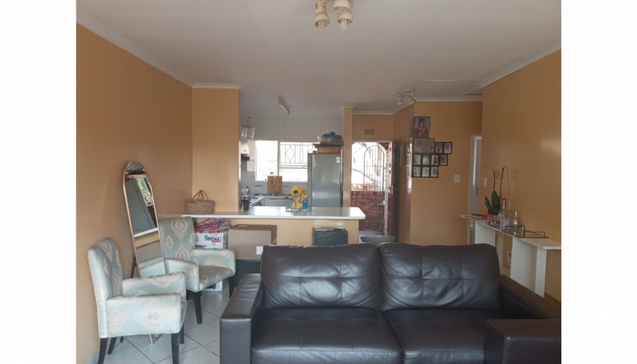 2 Bedroom Property for Sale in Buccleuch Gauteng