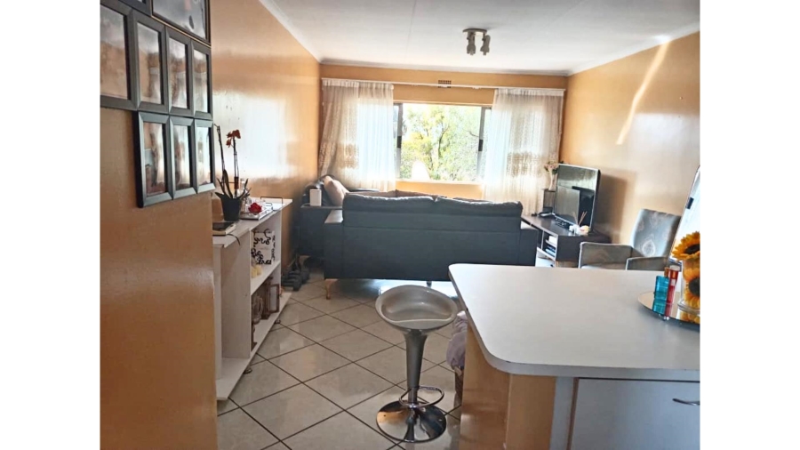 2 Bedroom Property for Sale in Buccleuch Gauteng