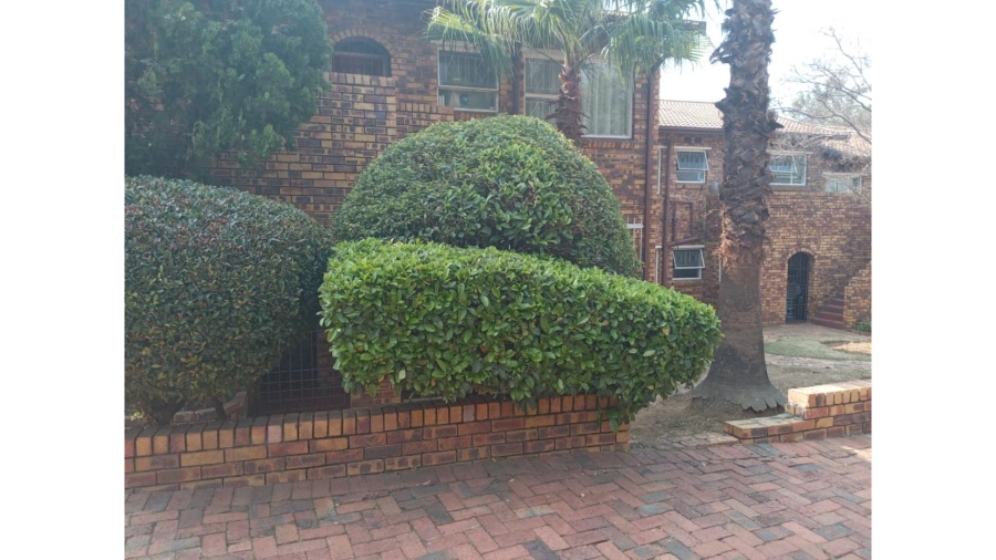 2 Bedroom Property for Sale in Buccleuch Gauteng