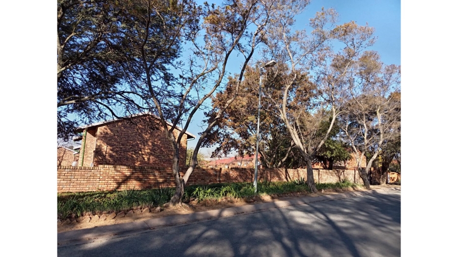 2 Bedroom Property for Sale in Buccleuch Gauteng