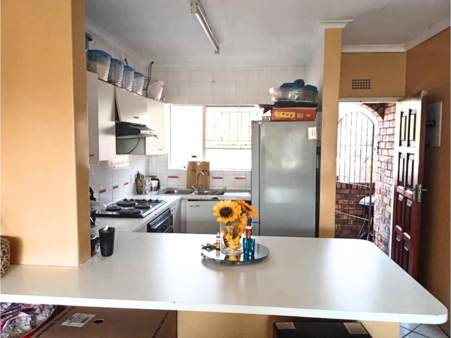 2 Bedroom Property for Sale in Buccleuch Gauteng