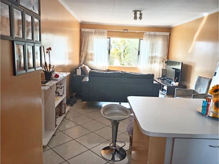2 Bedroom Property for Sale in Buccleuch Gauteng